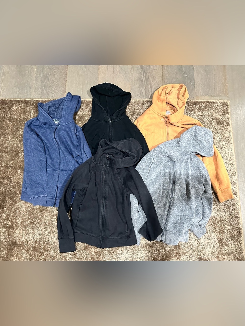 Boys sweaters size 6/7
